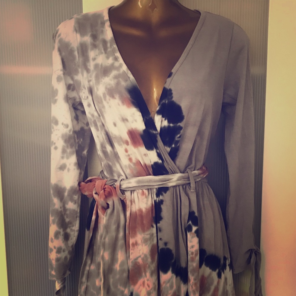Go Couture Long Sleeve Tie Die Dress Size M